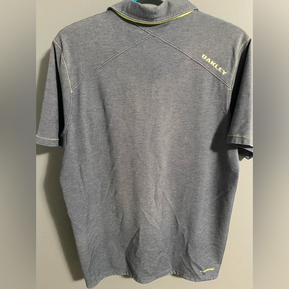 Mens Oakley Golf Shirt - Picture 2 of 2